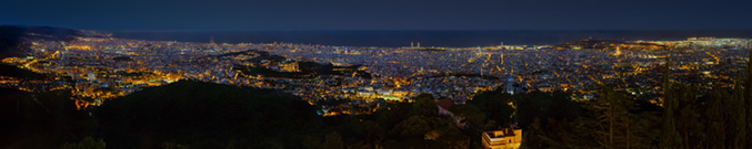 Barcelona - Blick vom Tibidabo Vergnügungspark 1200 mm nachts